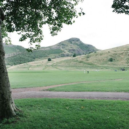 Beautiful City Centre Apartment - Holyrood Park Édimbourg Extérieur photo